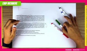 A política implica o envolvimento da comunidade cívica na definição