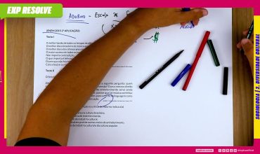 A aproximação entre a letra da canção e a crítica de
