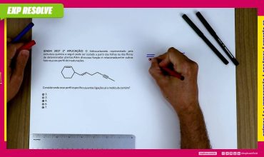 O hidrocarboneto representado pela estrutura química a seguir pode ser