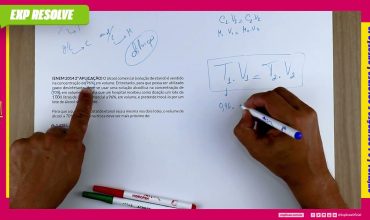 O álcool comercial (solução de etanol) é vendido na concentração de 96%