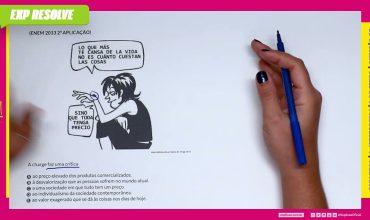 A charge faz uma crítica