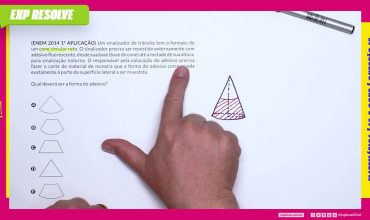 Um sinalizador de trânsito tem o formato de um cone circular reto. o sinalizador precisa