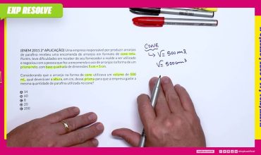 Uma empresa responsável por produzir arranjos de parafina recebeu uma encomenda de