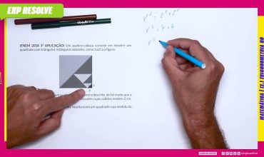 Um quebra-cabeça consiste em recobrir um quadrado
