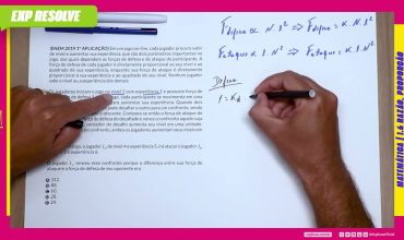 Em um jogo on-line, cada jogador procura subir de nível