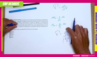Com base na lei universal da gravitação, proposta por