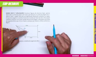 Construir figuras de diversos tipos, apenas dobrando