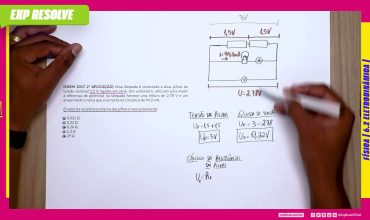 Uma lâmpada é conectada a duas pilhas de tensão nominal 1,5 v,