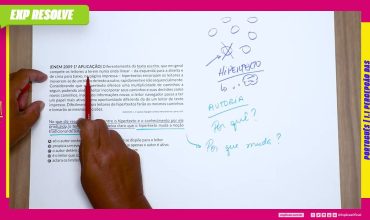 Diferentemente do texto escrito, que em geral compele os