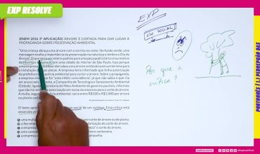 árvore é cortada para dar lugar à propaganda sobre