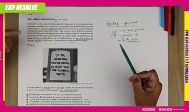Considerando-se a função que os cartazes colados em postes