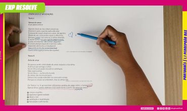 Os textos i e ii apresentam diferentes pontos de vista sobre